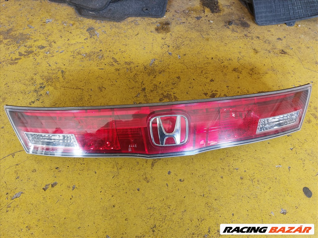 Honda Civic VIII  középső hátsó lámpa  13216721 1. kép