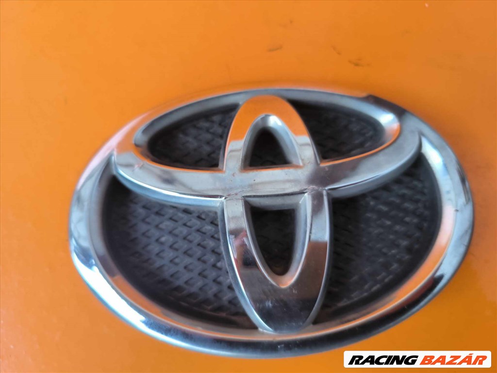 Toyota Yaris (XP90) Első Embléma 753110d030 1. kép