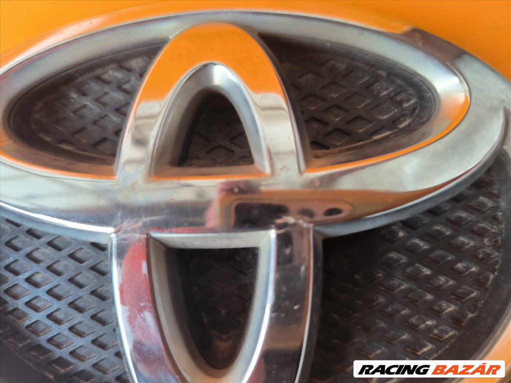 Toyota Yaris (XP90) Első Embléma 753110d030 3. kép