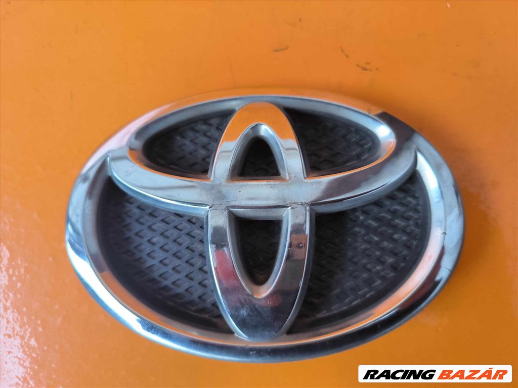 Toyota Yaris (XP90) Első Embléma 753110d030 4. kép