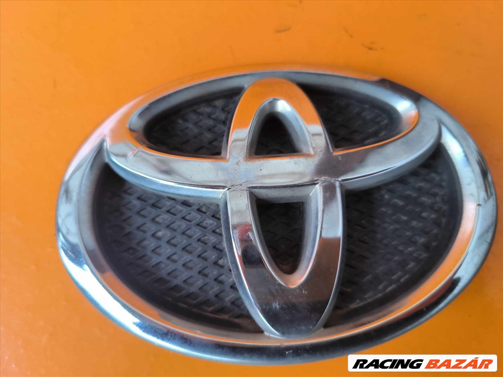 Toyota Yaris (XP90) Első Embléma 753110d030 5. kép