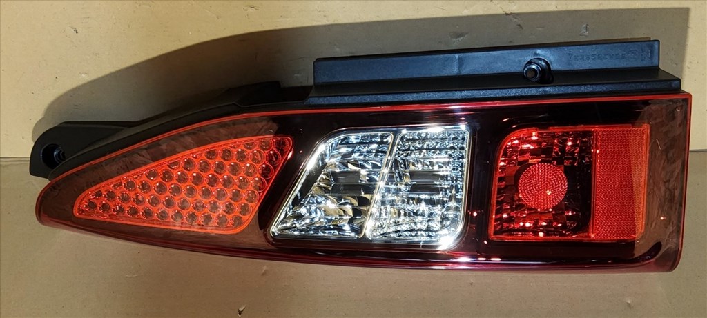 Citroen Berlingo, Peugeot Partner 2012-2018 utángyártott új, bal hátsó lámpa felnyíló csomagtérajtós kivitelhez 9677205180 1. kép