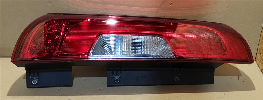 Fiat Doblo 2015-2022 utángyártott új, bal hátsó lámpa, ketté nyíló raktérajtós kivitel 52044717 1. kép
