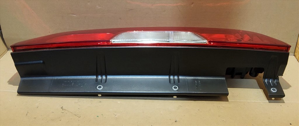 Fiat Doblo 2015-2022 utángyártott új, jobb hátsó lámpa, felnyíló csomagtérajtós kivitelhez 52044716 4. kép