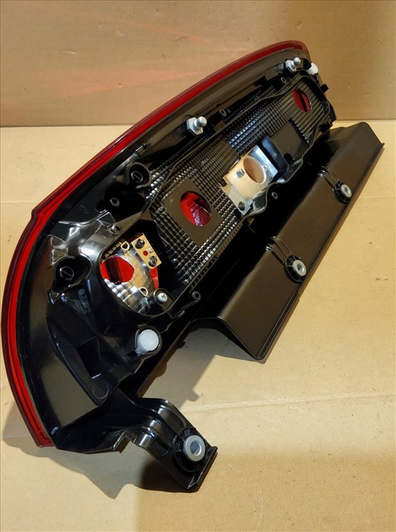 Fiat Doblo 2015-2022 utángyártott új, jobb hátsó lámpa, felnyíló csomagtérajtós kivitelhez 52044716 5. kép