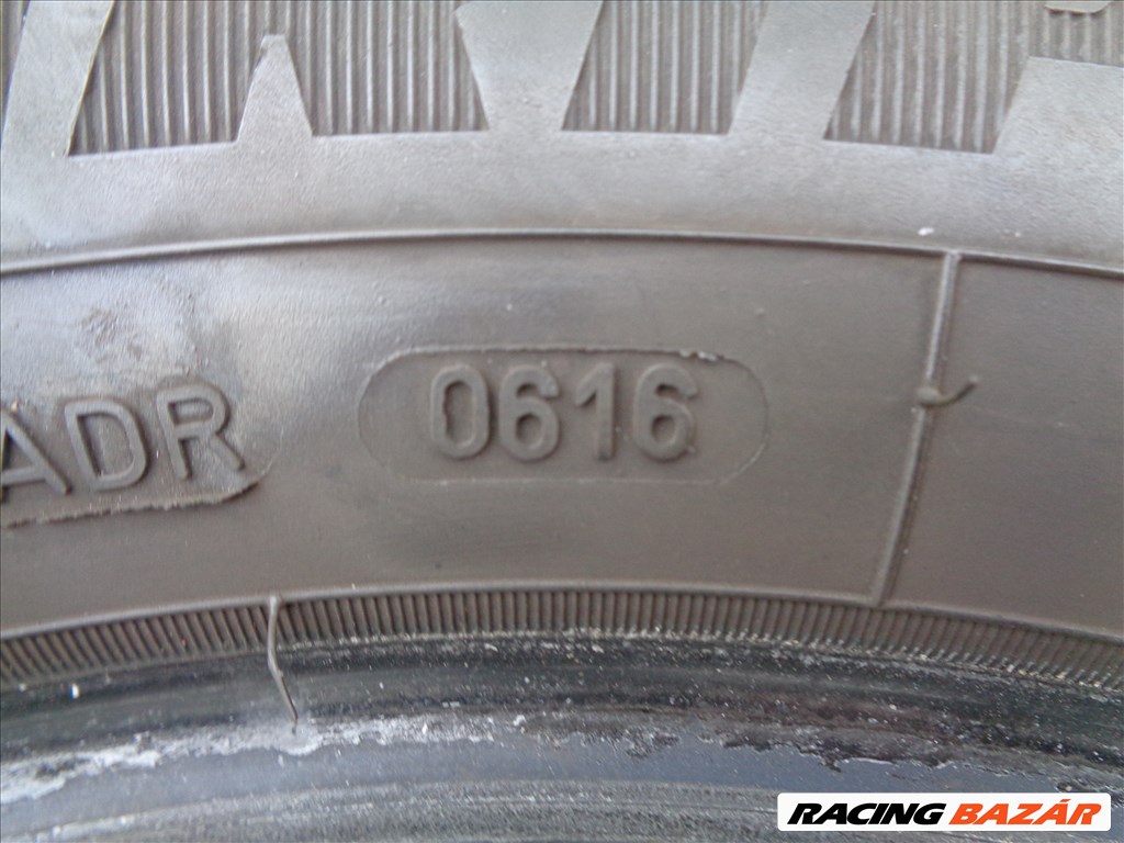 Goodyear 215/60R17 nyári gumi garnitúra 5.5mm-es mintával eladó. 9. kép