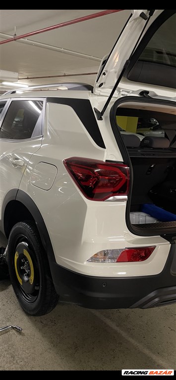 18" új felni, rajta 145/85R18 új Continental gumi Ssangyong Korando C300 Mankókerék Pótkerék 1. kép
