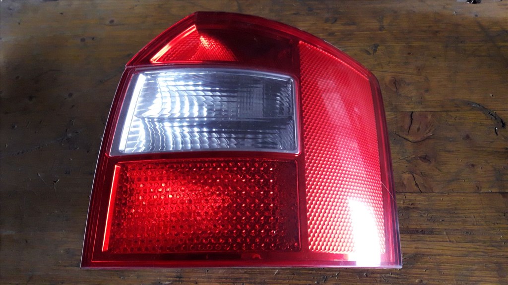 Audi A4 B6 Jobb Hátsó Lámpa 8E9 945 096 1. kép