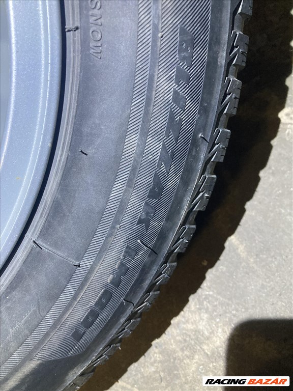 Bridgestone Blizzak LM001 195/65 R15 téli gumik 3. kép