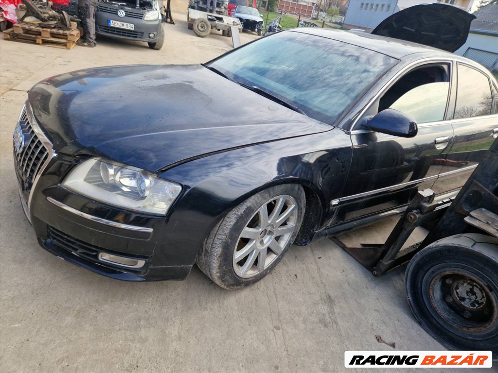 Audi A8 (D3 - 4E) bontott alkatrészei 2. kép