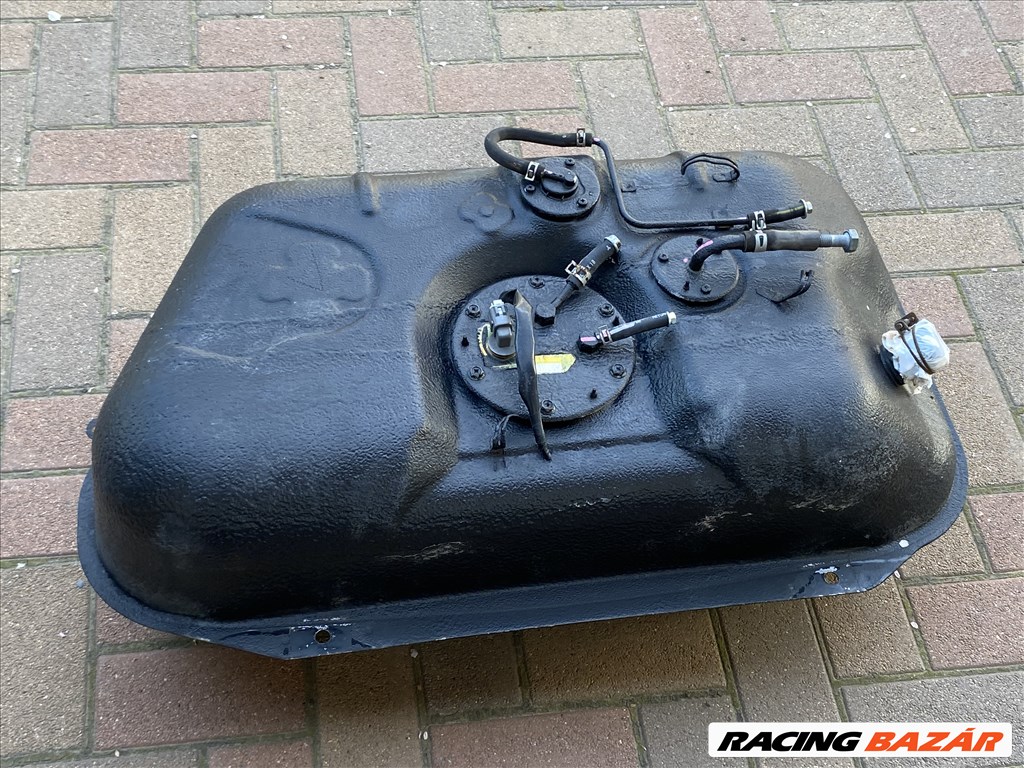 Suzuki Vitara üzemanyag tank 2. kép