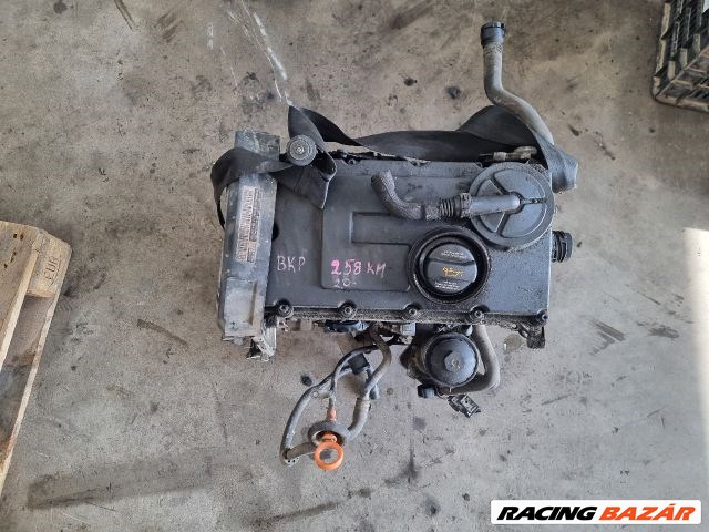 Volkswagen Passat B6 Motor (Fűzött blokk hengerfejjel) BKP 4. kép