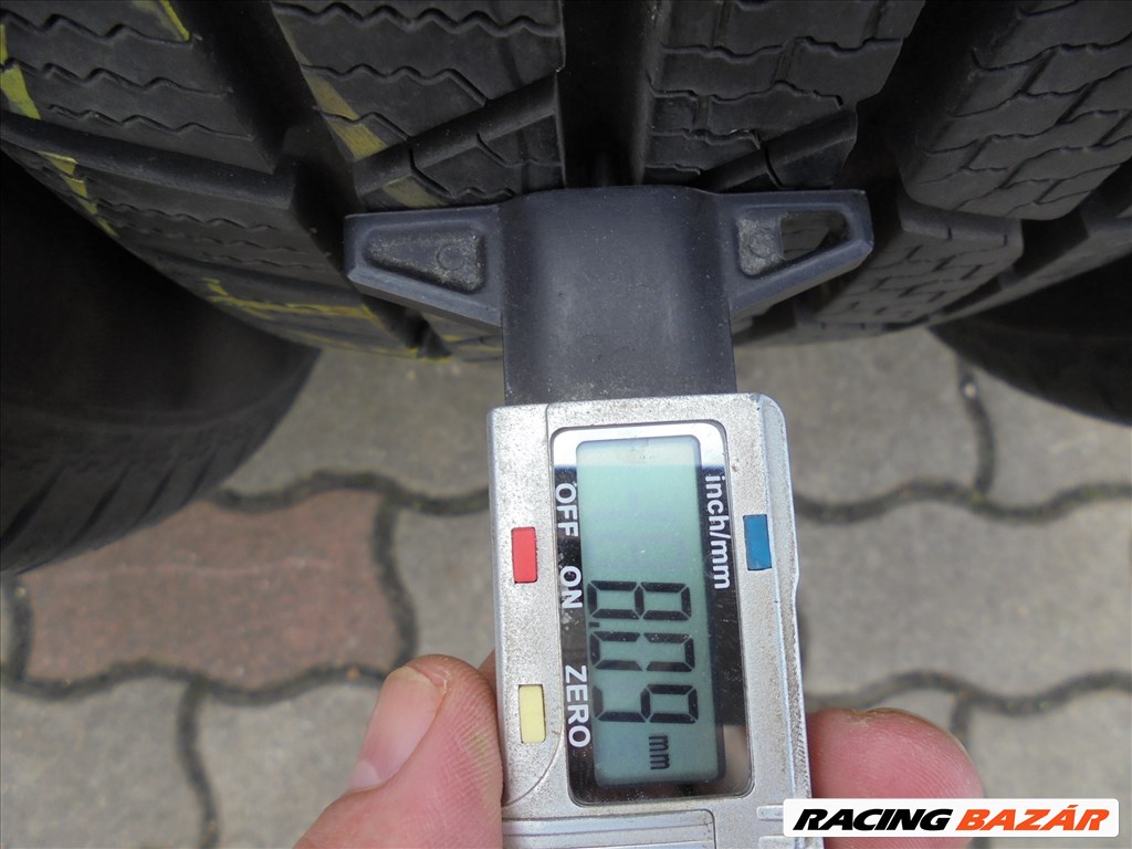 Újszerű 215/60 R 17" Continental téli gumi eladó 3. kép