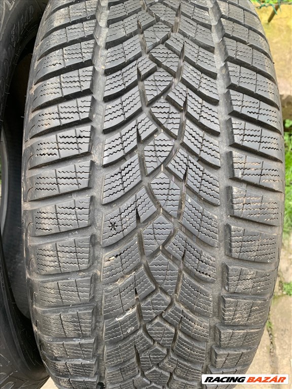  235/5018" használt Goodyear téli gumi gumi 2. kép