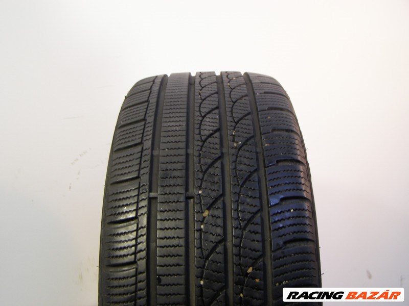 Tristar S210 225/45 R17  1. kép