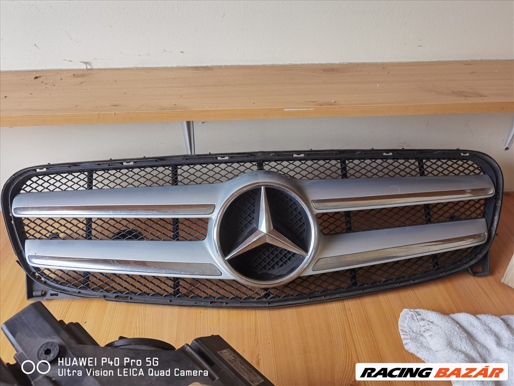 Mercedes GLA-osztály X156 díszrács  1. kép