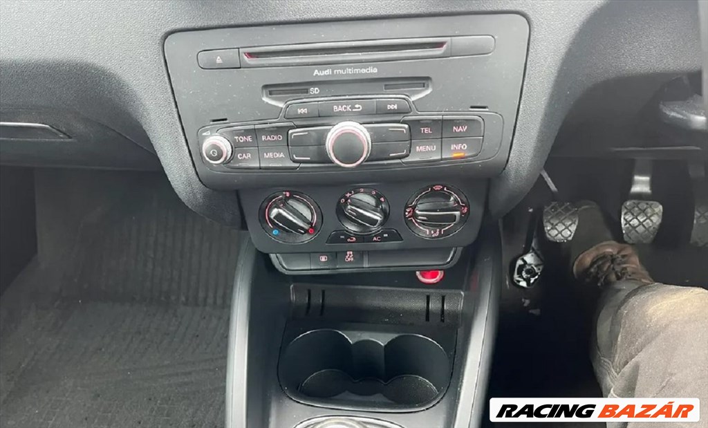 Audi A1 (8X) bontott alkatrészei 2. kép