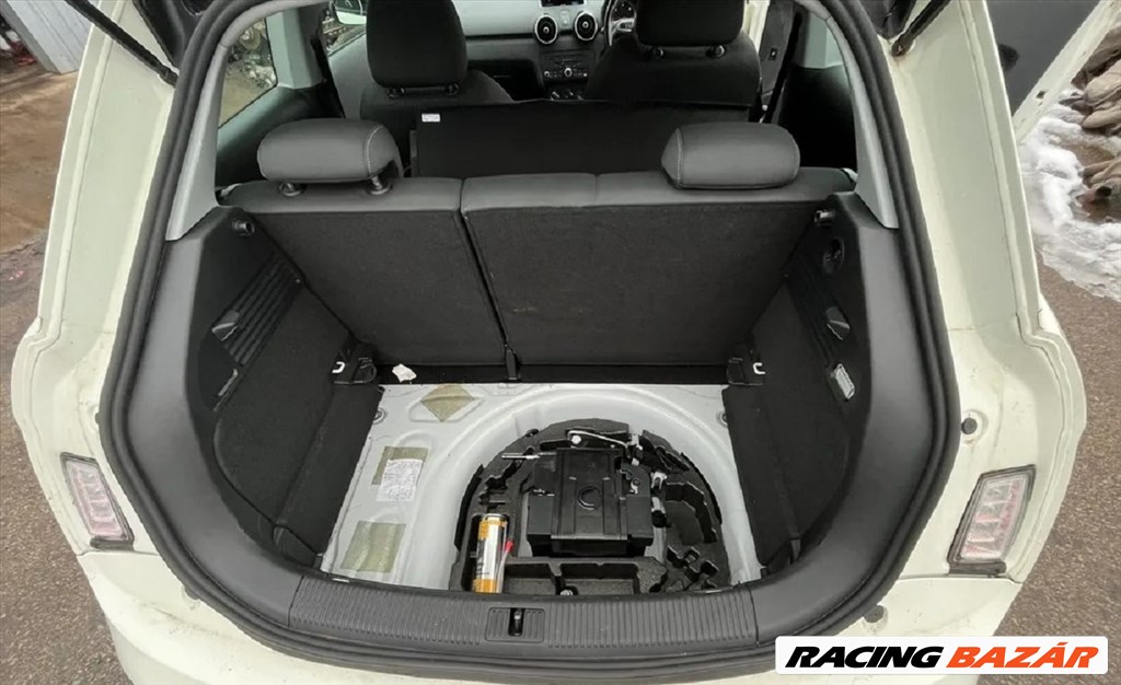 Audi A1 (8X) bontott alkatrészei 4. kép