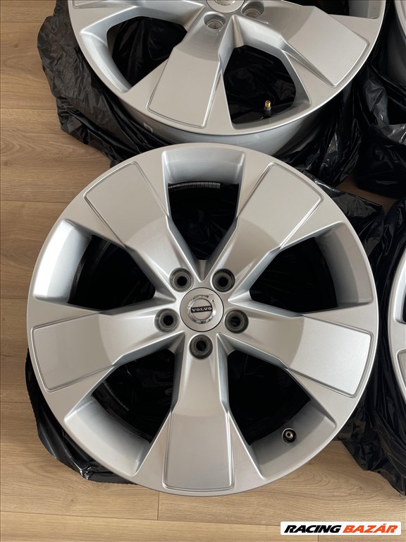  Volvo XC40 gyári alufelni, 5x108 lyukosztású, 18"  3. kép