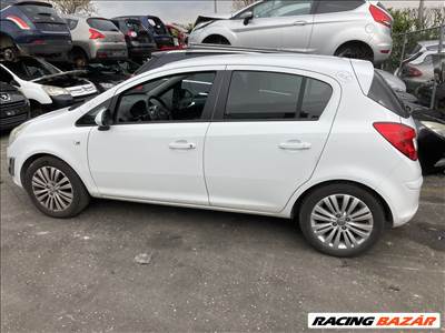 Opel Corsa D bontott alkatrészei