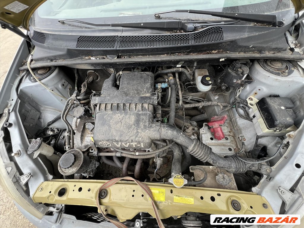 Toyota Yaris -1SZ-  bontott alkatrészei 4. kép