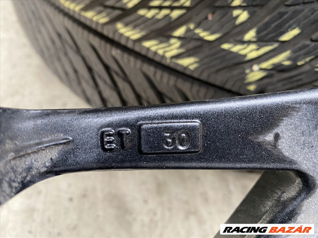  5x112 lyukosztású 19" újszerű Avus alufelni, rajta 245/40 újszerű Michelin téli gumi  5. kép