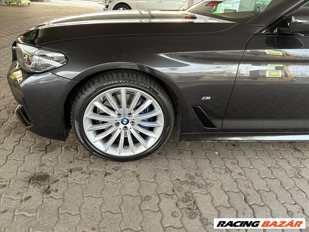 Gyári 5-ös BMW 19" újszerű alufelni, rajta elől 245/40, hátul 275/35 Pirelli téli gumi 2. kép