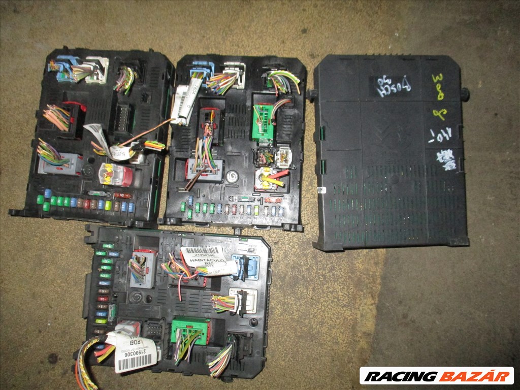Peugeot 207,407 Citroën C5 C4 Picasso I, C3 II BSI belső biztosítéktábla  9663798280 0281013872 966405908001 1. kép