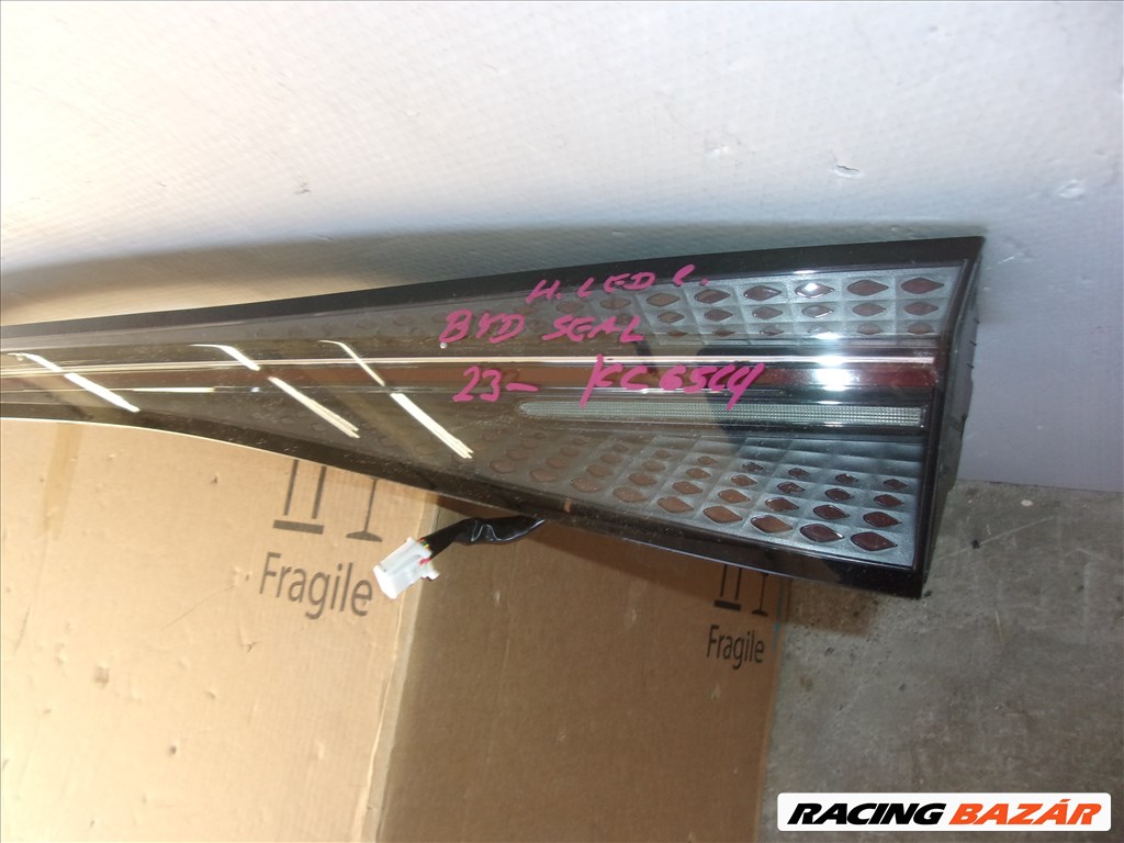 BYD SEAL hátsó LED lámpa 2023- 4107300A 4. kép