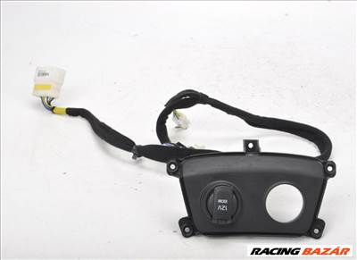 Kia Sportage (QL) 12V foglalat 84625d9710