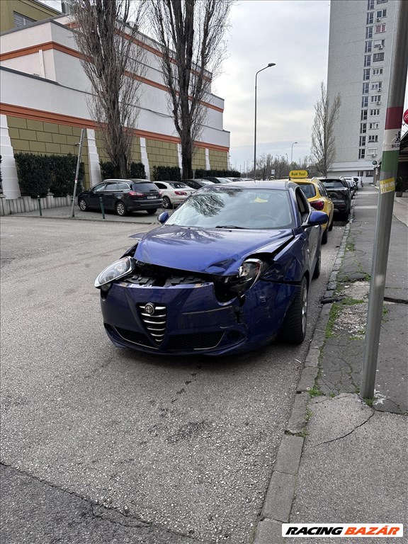 Eladó Alfa Romeo Mito, eleje sérült 4. kép