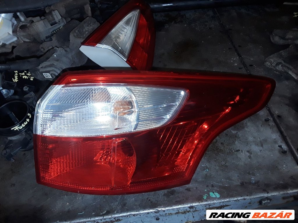 Ford Focus 3 2011-2014 jobb külső hátsó lámpa 1. kép
