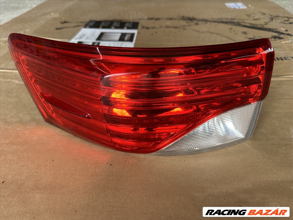Toyota Avensis (T270) Bal hátsó lámpa  1. kép