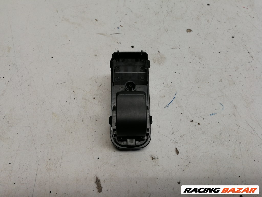 Mazda 3 (BM) jobb elsõ ablakemelõ kapcsoló 1. kép