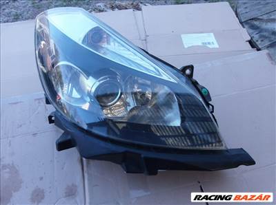 Renault Clio III jobb első fényszóró, lámpa 8200261612