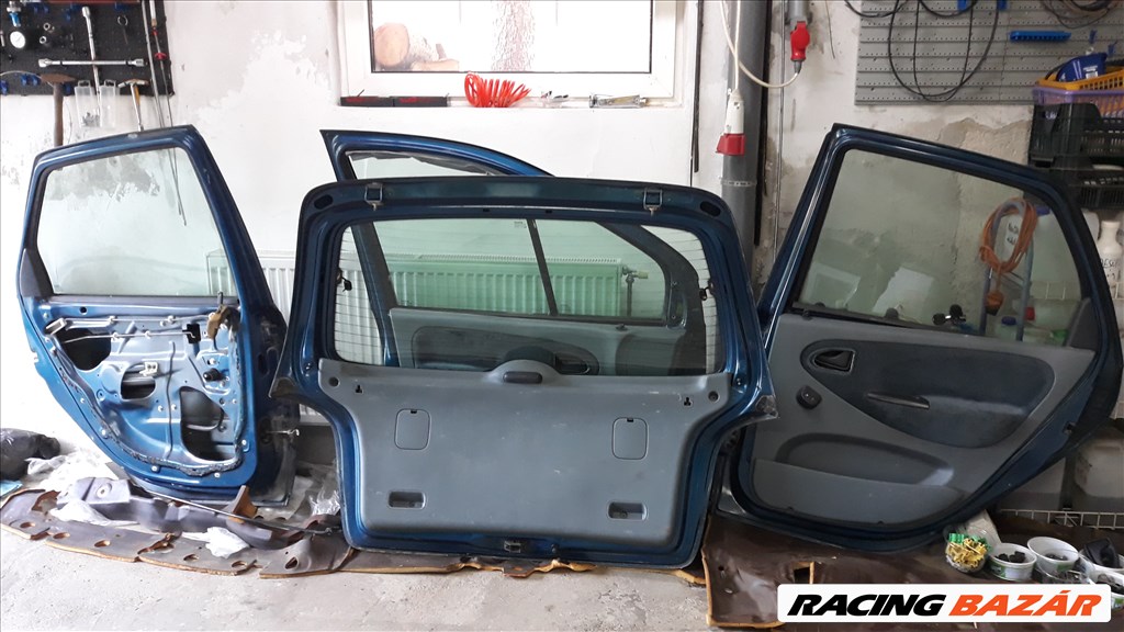 Renault Megane Scenic jobb hátsó ajtó 1. kép