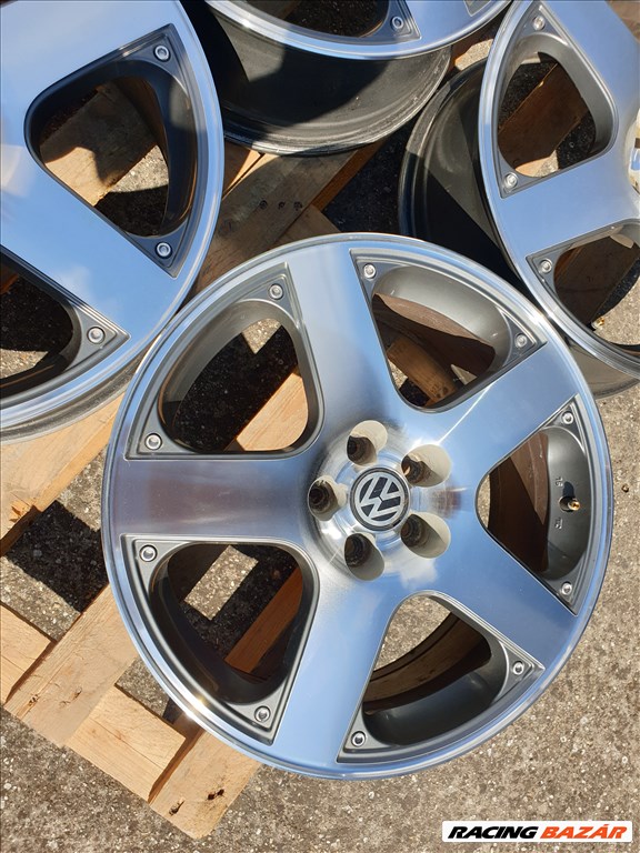 17" 5x100 VW Golf IV 3. kép