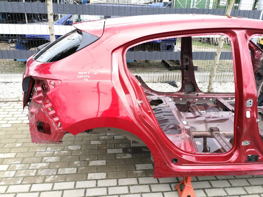 Mazda 3 5 ajtós jobb hátsó negyed 1. kép