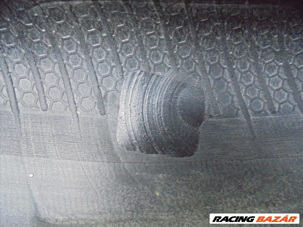 150/70 R 17-es 2022-es szinte új Dunlop motorgumi eladó 10. kép