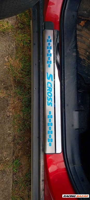 Suzuki S Cross küszöbvédő szett 5. kép