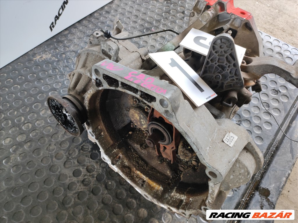 Skoda Yeti manuális sebességváltó, 5 sebességes, 2.0 CRTDI , KJF 2. kép