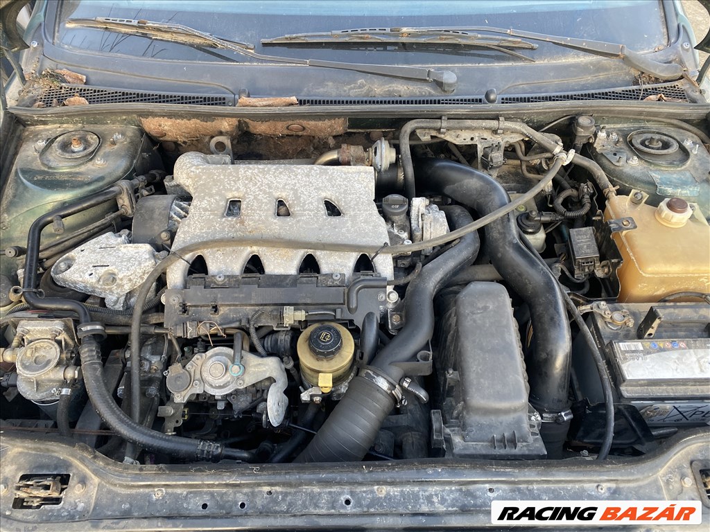 Renault Laguna 2.2D bontott alkatrészei 4. kép