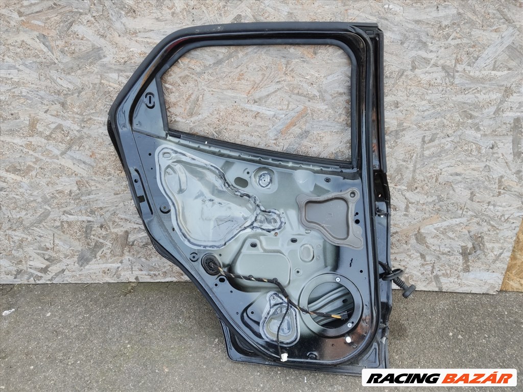 179138 Ford Ecosport 2012-2017 bal hátsó fekete színű ajtó 2. kép