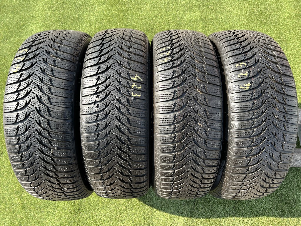 205/60 R16 Kumho WinterCraft téli gumi 7mm 1. kép