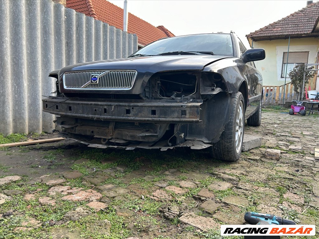 Volvo V40 bontott alkatrészei 2. kép