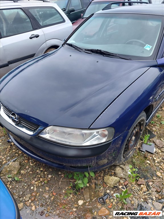 Opel Vectra B bontott alkatrészei 1. kép