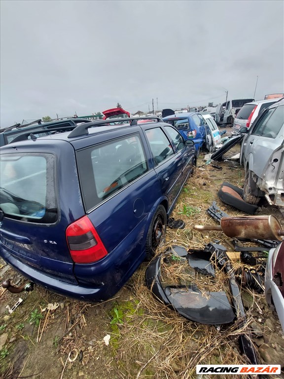 Opel Vectra B bontott alkatrészei 5. kép