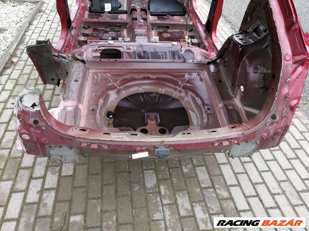 Mazda 3 5 ajtós hátfal 1. kép