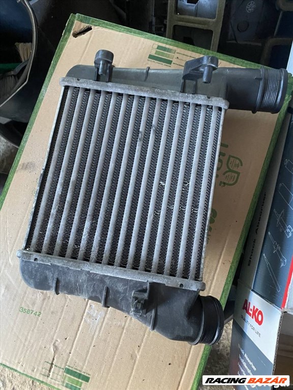 Audi A6 intercooler 8E0 145 805 S beszerelési gari 1. kép