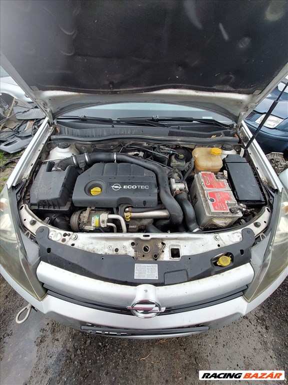 Opel Astra H bontott alkatrészei 2. kép